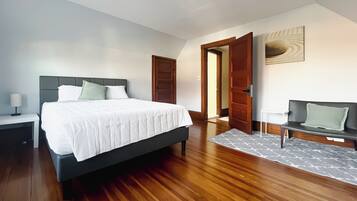 2 bedrooms, iron/ironing board, WiFi