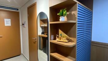 Estudio Confort, vista a la ciudad | Espacio para trabajar con laptop y wifi gratis