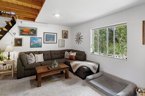 Smart TV, fireplace, table tennis, books