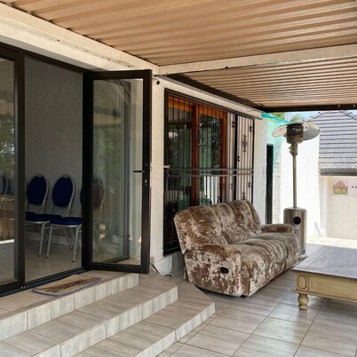 Cozy  Cabin Guest Lodge