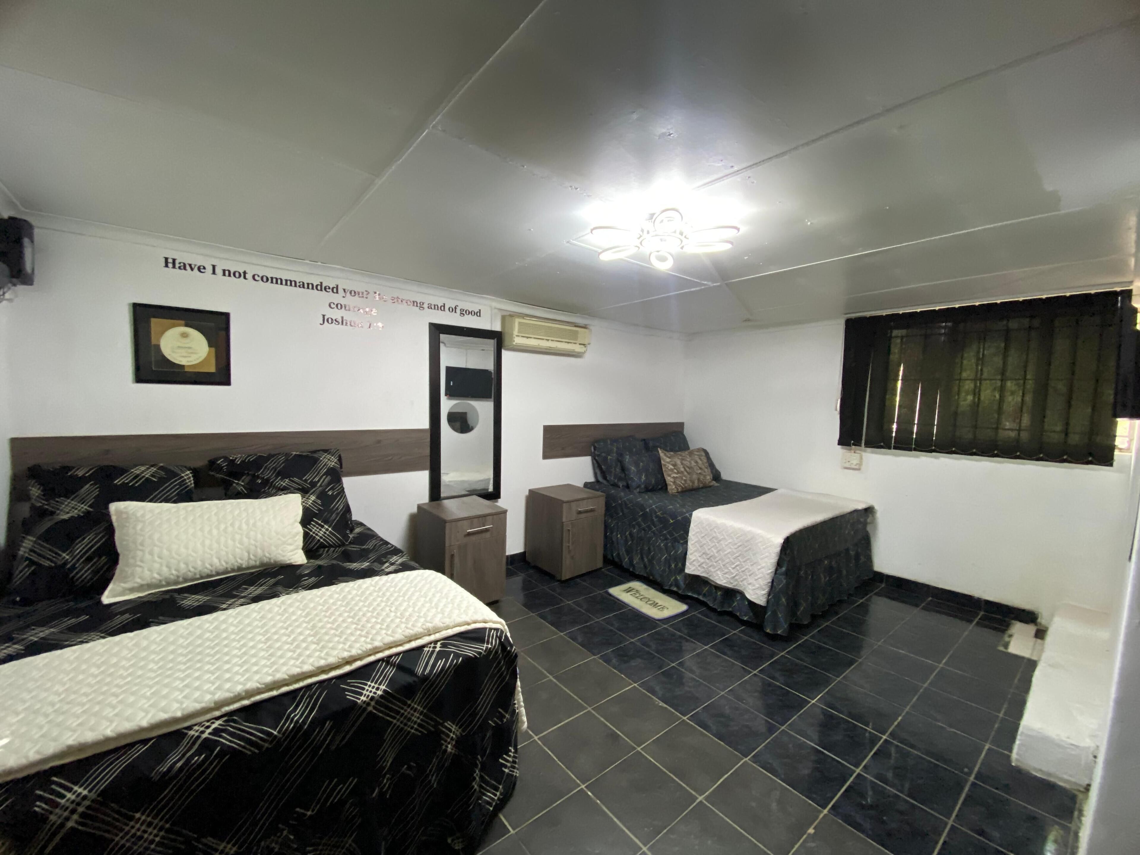 Quarto casal ou duplo luxo | Espaço de trabalho para notebook