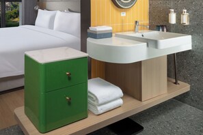 Habitación estándar | Baño | Zapatillas y toallas