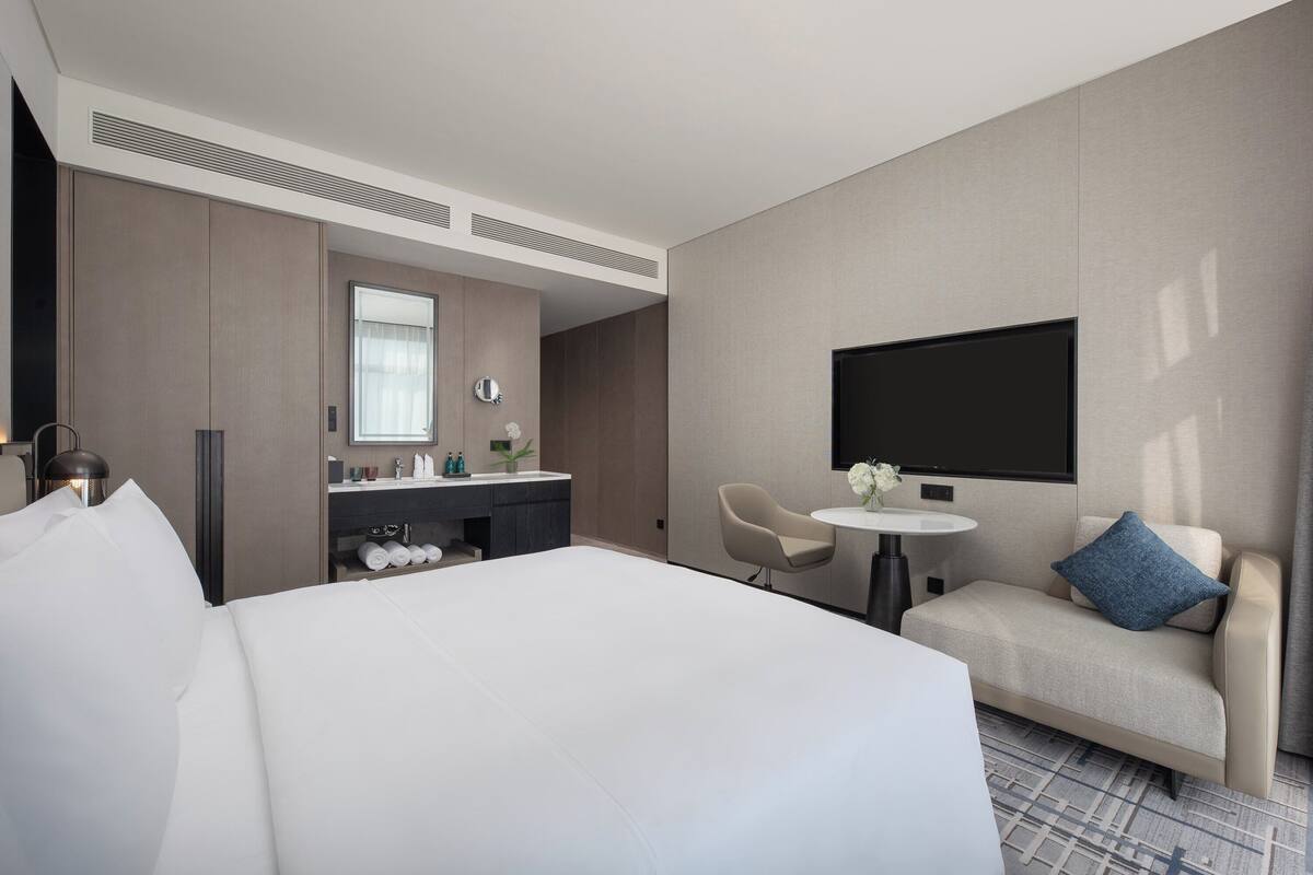 Sengetøy av topp kvalitet, memory foam-senger og skrivebord