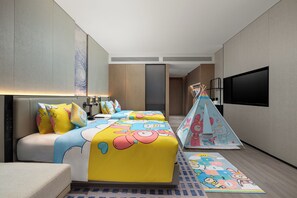 Rom – standard, 1 kingsize-seng (Crowne Family Kids Theme) | Sengetøy av topp kvalitet, memory foam-senger og skrivebord