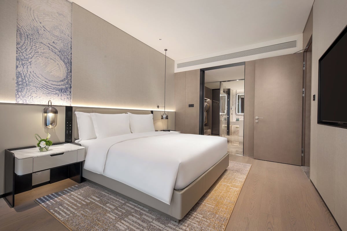 Suite, 1 soverom | Sengetøy av topp kvalitet, memory foam-senger og skrivebord