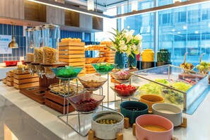 Free daily buffet breakfast