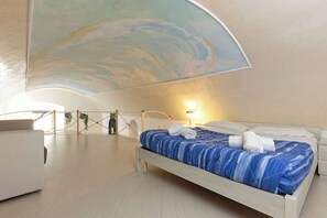1 bedroom, iron/ironing board, travel cot, WiFi