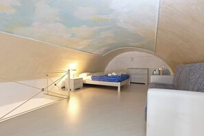1 habitación, tabla de planchar con plancha, cuna de viaje y wifi 
