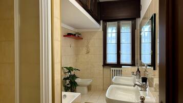 Doccia, asciugacapelli