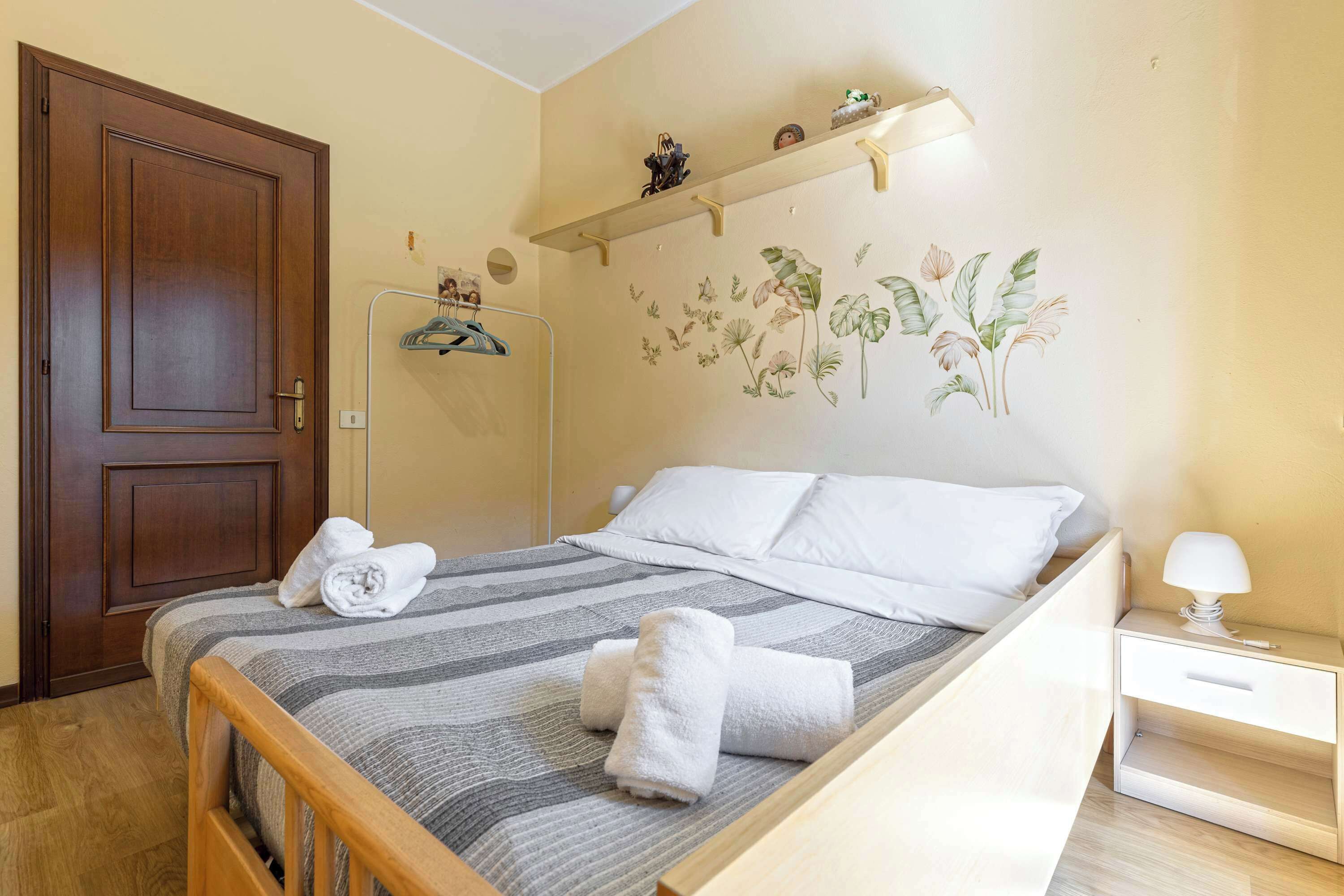 2 habitaciones, tabla de planchar con plancha y wifi gratis 