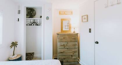Coastal Dunes 1: Oceanfront Cottage in Nags Head, Great Views!