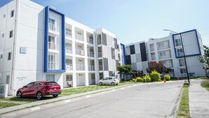 Free self parking - Poliforum Modern 2BR Modern Apartment (León)