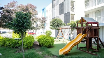 Children’s play area – outdoor