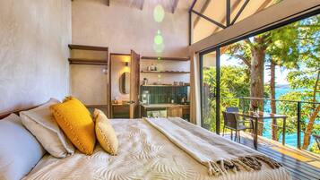 Cabaña de lujo, vista al lago | 1 habitación, escritorio y espacio para trabajar con laptop