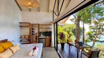 Cabaña de lujo, vista al lago | 1 habitación, escritorio y espacio para trabajar con laptop