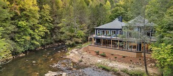 A Rare Holiday Opening at Driftwood Rapids Villa!