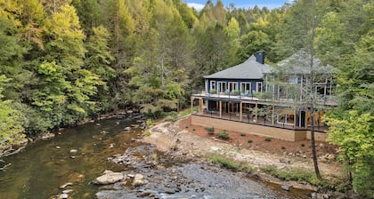 A Rare Holiday Opening at Driftwood Rapids Villa!