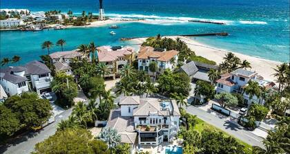 Stunning Florida backyard oasis w/access to a private residences beach