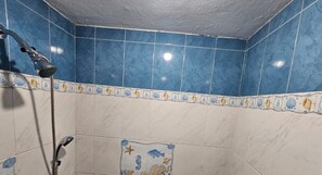 Handtücher, Seife, Toilettenpapier