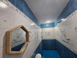 Handtücher, Seife, Toilettenpapier