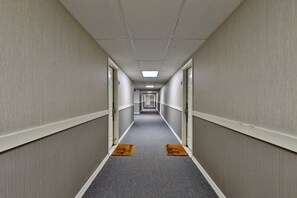 Interior - Pico's Doorstep: Ski On/Off. Steps to Lifts! Close to Killington. (Killington)
