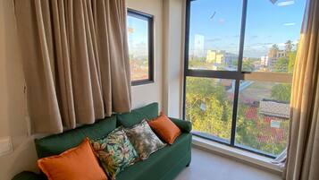 مساحة عمل للكمبيوتر المحمول وواي فاي مجانًا