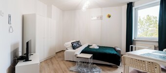 Lakeside Nature Escape Studio