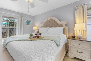 3 bedrooms, desk, iron/ironing board, free WiFi - Refreshing Escape, Heated Pool, Pets Welcome - Sunshine Daydream - Roelens (Cape Coral)