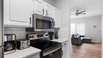 Superior Condo, 1 Queen Bed with Sofa bed, Balcony | Private kitchen | Coffee/tea maker, electric kettle