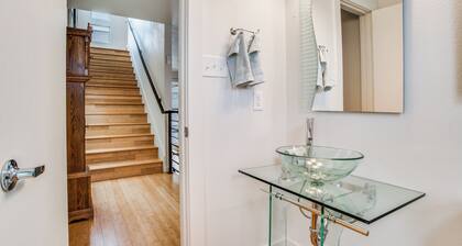 Gorgeous 2-bedroom Condo in the Heart of Oaklawn near Downtown Dallas