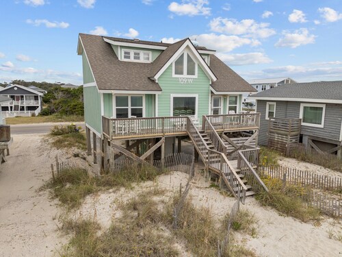 Oceanfront Gem with Stunning Views, Spacious Deck, Outdoor Shower, and Grill