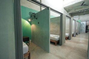 基础宿舍, 男士专用房 | 免费 WiFi、床单