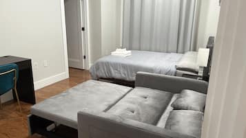 5 bedrooms, WiFi, bed sheets