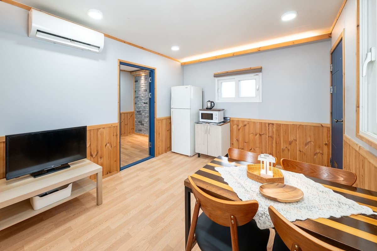 Basic Room, 1 Bedroom (Glamping Royal2 (Pet/Private BBQ)) | 1 bedroom, free WiFi
