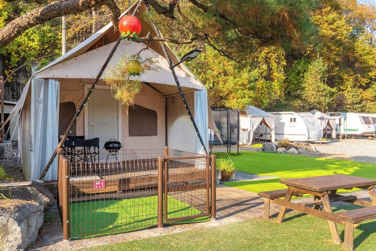Chambre, 1 chambre (Glamping Jumbo1(Pet/Private BBQ)) | 1 chambre, Wi-Fi gratuit
