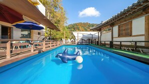 Exterior - Gapeyong Fourseason Pet Glamping Caravan (Gapyeong)