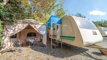 ๋ฒ ์ด์ง๋ฃธ, ์นจ์ค 1๊ฐ (Caravan3(Private BBQ)) | 1 ๊ฐ์ ์นจ์ค, ๋ฌด๋ฃ WiFi