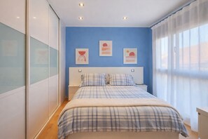 2 chambres, fer et planche à repasser, draps fournis