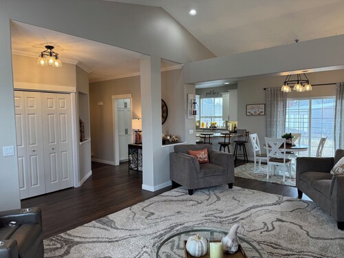 Charming 3-bedroom Home in Canby