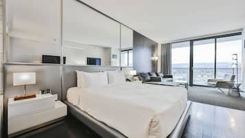 1 quarto, escrivaninha, ferros/tábuas de passar roupa, Wi-Fi de cortesia