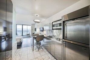 Fridge, microwave, stovetop, dishwasher - SVS: Sunset View Studio | Open Balcony | Pool & Gym | Palms Place (Las Vegas)
