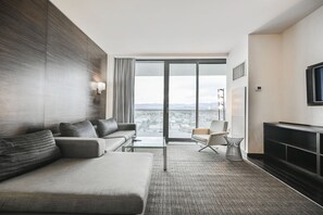 TV - Studio Mountain View w/Open Balcony at Palms Place (Las Vegas)