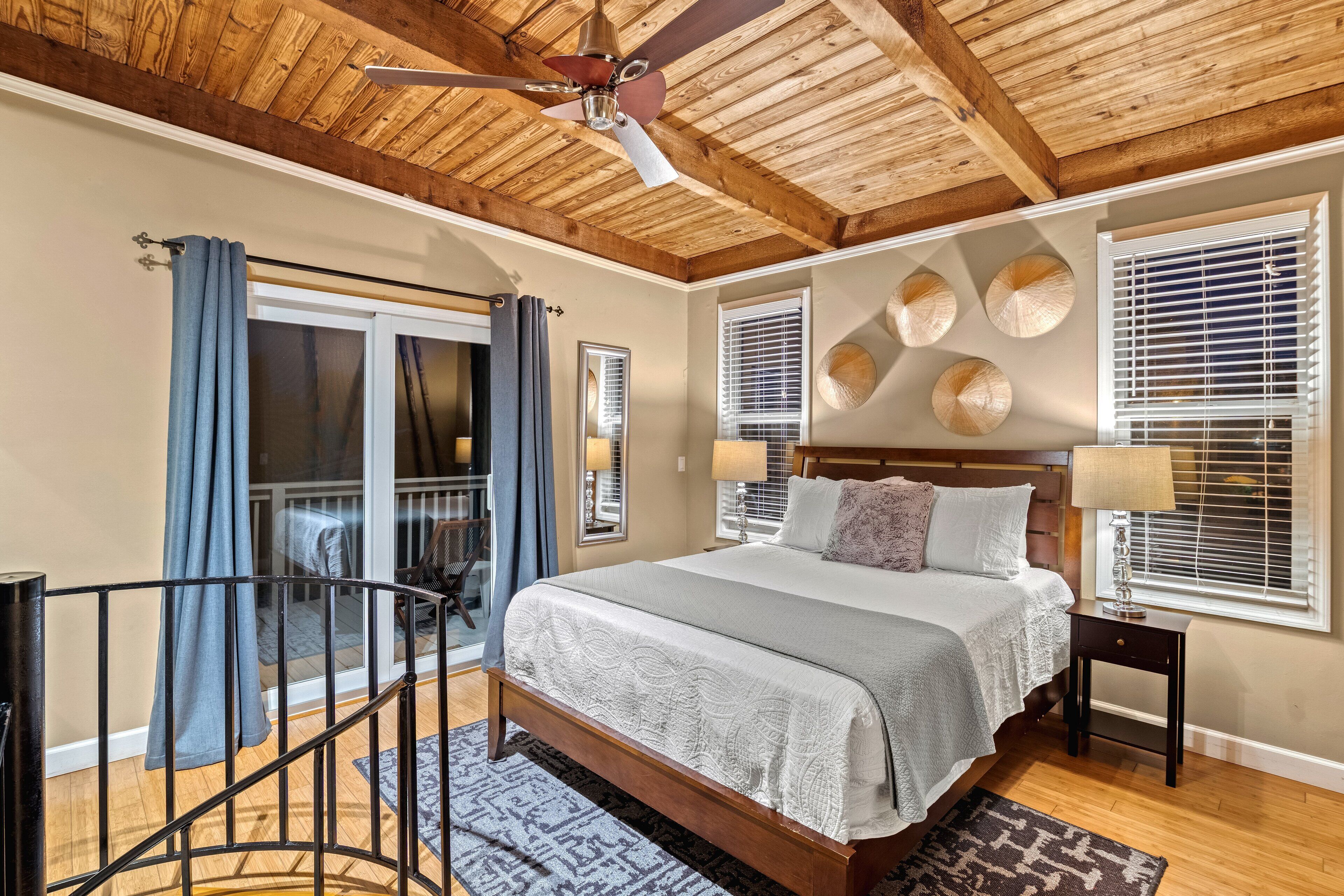 Warm lighting and total tranquility.