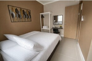 2 chambres, fer et planche à repasser, Wi-Fi gratuit, draps fournis