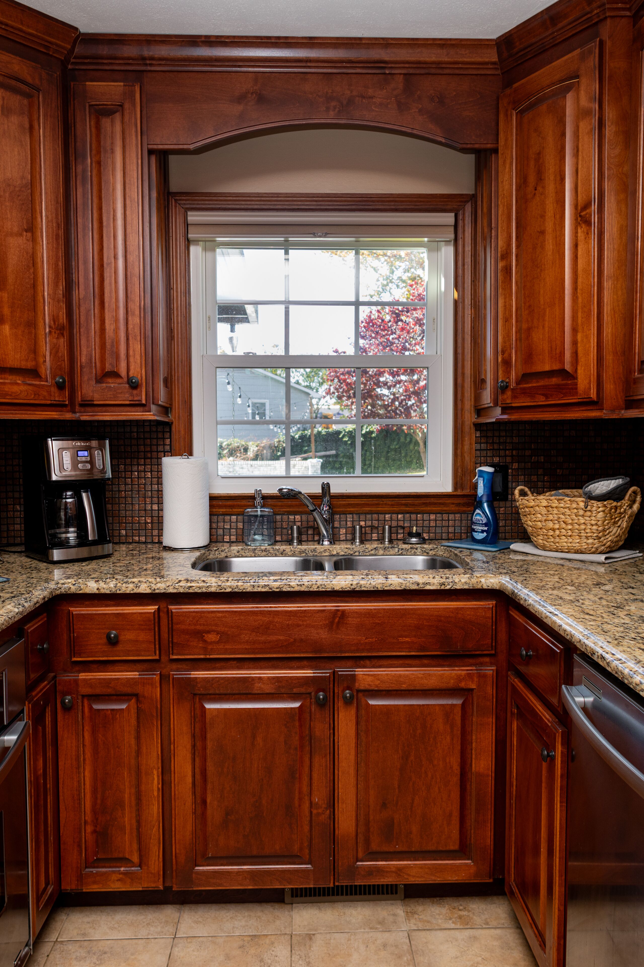 Mikrobølgeovn, ovn, kokeplater og oppvaskmaskin