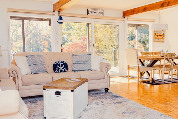 Smart TV, fireplace, table tennis