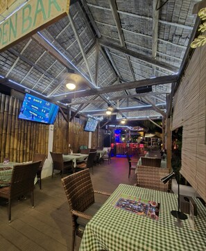 Breakfast, lunch, dinner served; Asian cuisine, pool views 