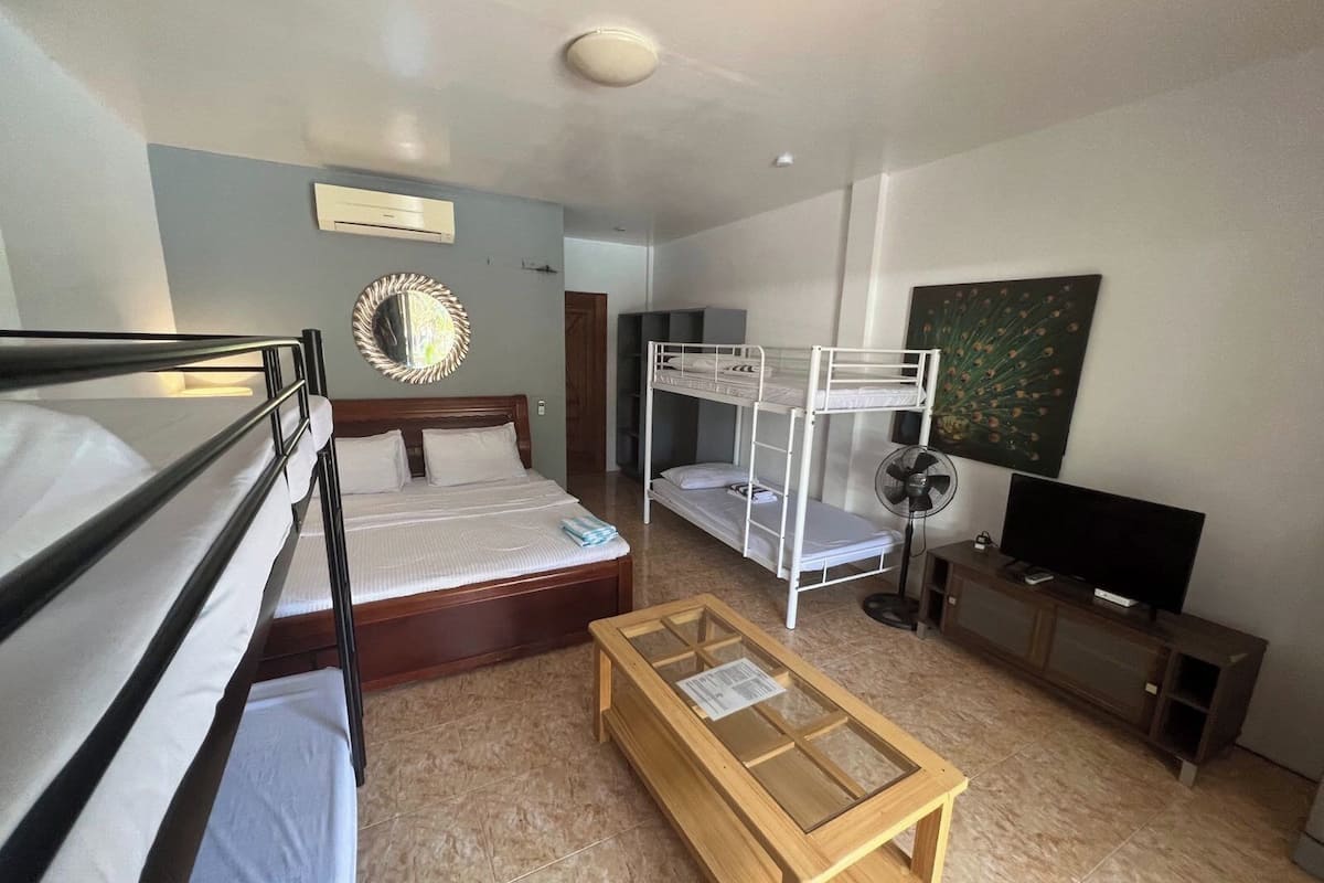 In-room safe, individually furnished, iron/ironing board, free WiFi