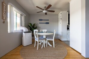 Dining - Steps to Ocean Bliss; Entire 1 BD/1 BATH Condo (Long Beach)