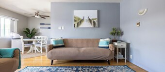 Steps to Ocean Bliss; Entire 1 BD/1 BATH Condo